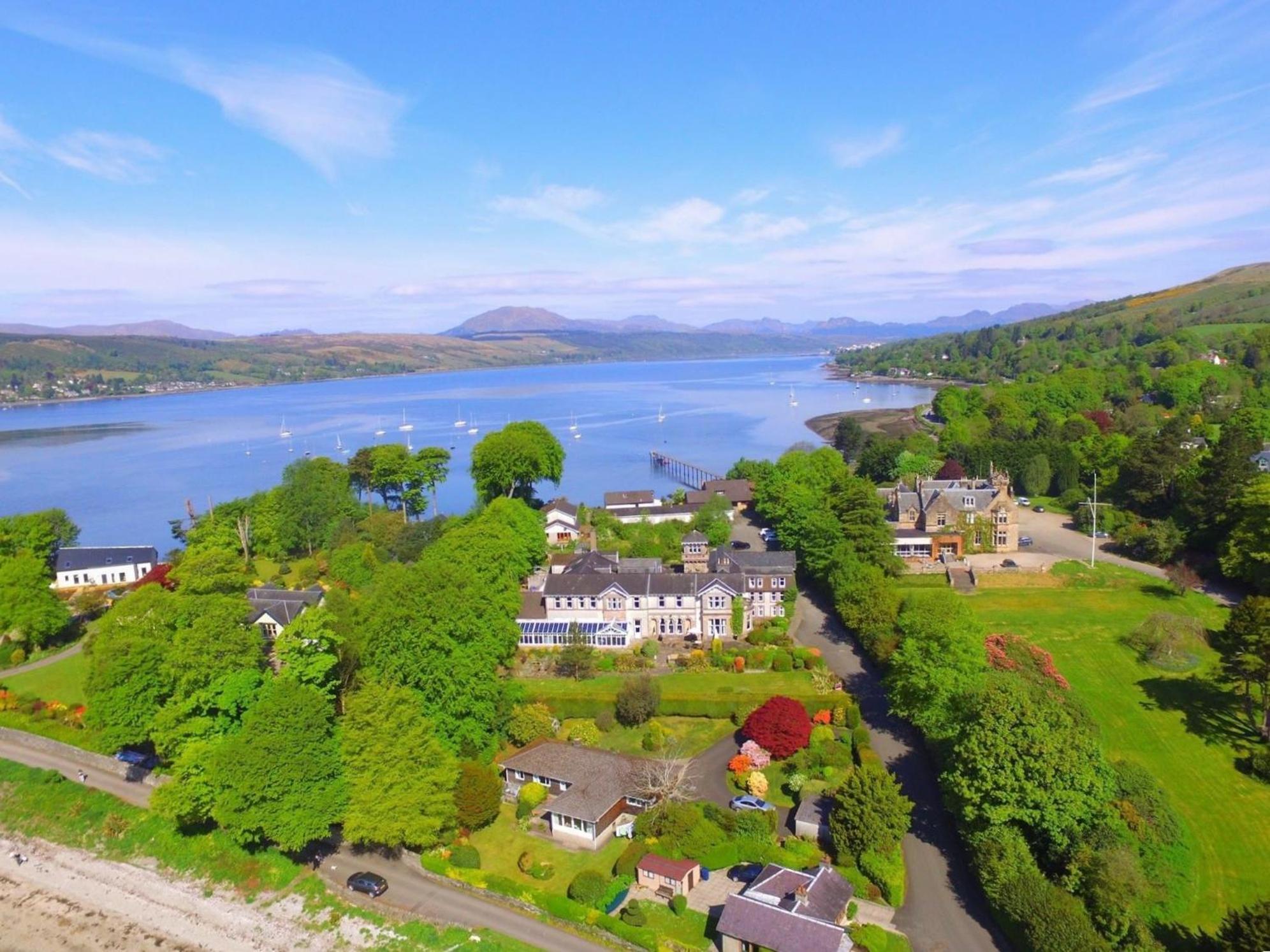 Rosslea Hall Hotel Rhu Exterior foto